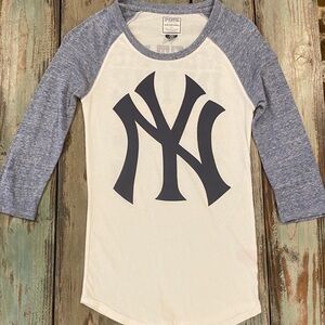 Pink Victoria’s Secret New York Yankees Dugout Raglan T Shirt XS White Baseball